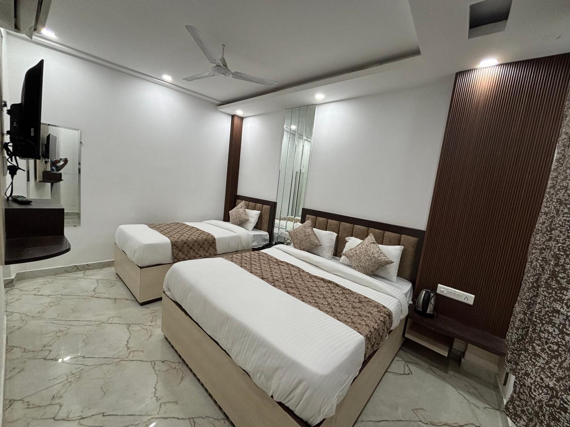 Cg Internationl By Sweet Guest House Нью-Дели Экстерьер фото